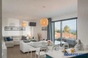 Merveilleuse maison de vacances adaptée aux familles avec jardin, terrasse et barbecue | Vue mer | Proche de la plage | Adaptée au travail à distance - Image 4