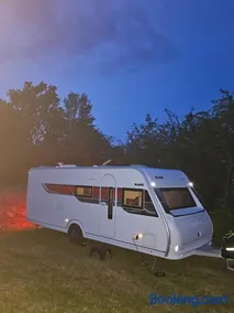 Wohnwagen am See - Image 1