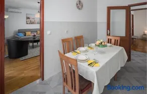 Apartment Kastelir Iii - Image 2