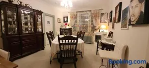Tripp Inn - Image 1