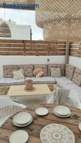 NOMAD SURF HOUSE - Image 2