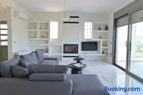 VILLA GALINI NAFPLIO First Floor Apartment with Panoramic View - Image 1