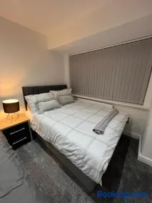 Droylsden Guest House - Image 2