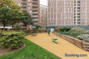 2BR Apartments in Canning Town Station with Balcony - Image 3