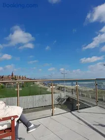 Beach View Apartment - First floor with balcony - Image 4