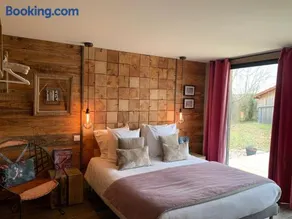 Les Trigones du Causse -Maison atypique avec Piscine Privée - Image 2