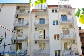 Family Hotel Blazhi - Image 3