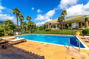 Picturesque Costa Brava Countryside Villa - Image 3