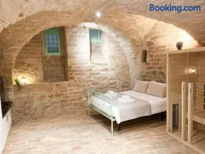 Suite in Pietra con Sauna nel Cuore di Spello - Image 2