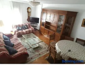 Piso 3 habitaciones en Grado - Image 1