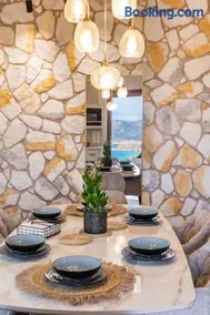 Lithos Luxury Pool Villa - Image 2