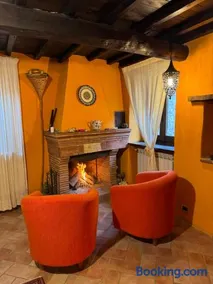 Il borgo di Firenzuola Camere con camino - Image 2