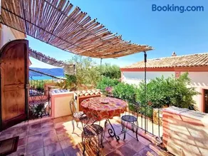 Villa Virginia - 10min Walk to Beach - Image 1