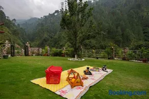 StayVista's Spirits Unplugged - 4BHK Mountain-View Villa with Bathtub & Pet Friendly - Image 3