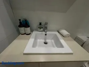 Ryde Modern Apartment Close to Transport - Image 2