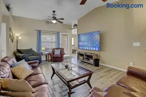 Pet-Friendly 4BR Vegas Vacation Renta Sleeps 8 Families, Groups Welcome! - Image 1