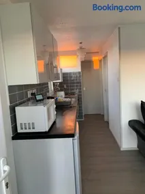245 Sundowner - Image 2