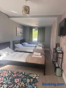 40th Avenue Guest House - Image 5