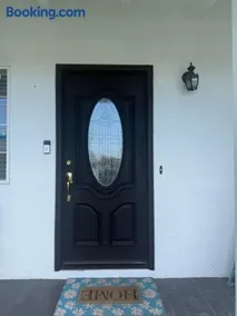 Nice Remodeled House Near Burbank Airport - Image 3