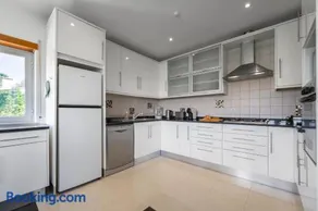 Villa Castellino - Perfect Family Holiday Retreat - Image 3