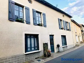 Chez Elle - Image 1