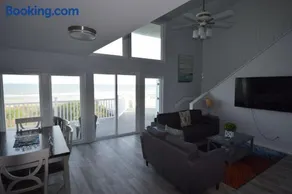 Oceanfront vacation property - West - Image 3