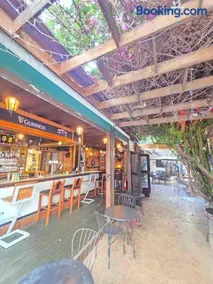 Harrys Inn Guesthouse - Image 4