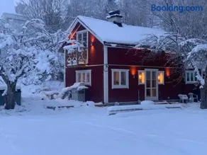 1800 tals Sjötorp med egen strand och brygga - Image 2