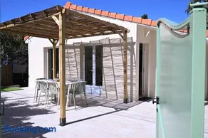 VILLA RIVA, terrasse plein sud, plage à pied, 4 à 6 personnes - Image 3