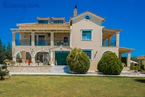 Eleni's Family Villa - Image 2