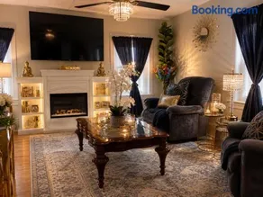 Luxurious room in Fall River Stay - Image 3
