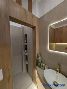 Eriad Patras - Calm Luxury Stay In The City - Image 3