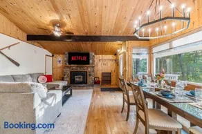 Lakefront Escape Hot Tub & Sauna Retreat - Image 3