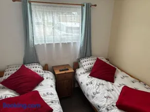 2 Bed Chalet Florida Estate - Image 3