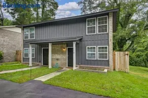 Stay West Side 2BR Near DT - Image 3