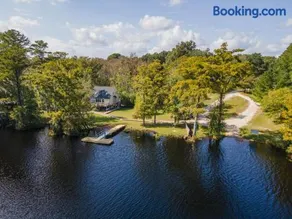 Waterfront Treehouse on the Cape Fear with Dock - Image 1