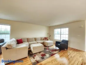 Brand New Three Bedroom House with Parking - Image 5