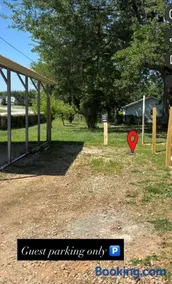 Private&Modern cozy studio in Greer - Image 2