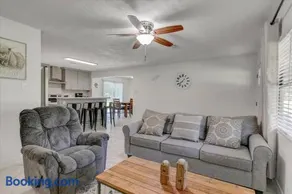 Updated 4 bedroom home in Oragnefield - Image 3