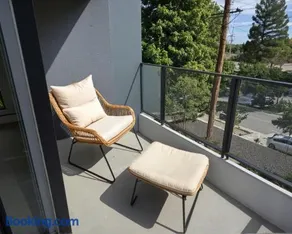 Central Northridge Apartment near CSUN - Image 5