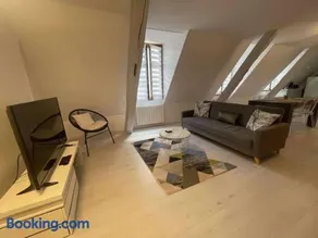 QUAI 65 , 3 pièces sur le port, à 250 m de la rue piétonne et de la mer - Image 2