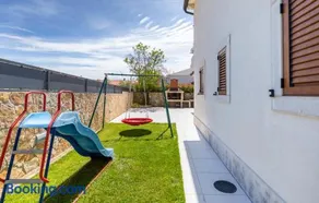 Villa Tea in Central Istria with private pool for 10 persons - Image 2
