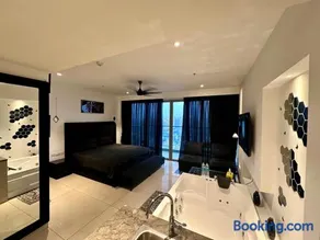 High Rise Black Theme Jacuzzi Studio -14th floor - Image 2