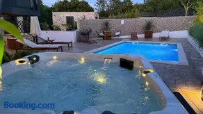 Villa 3QB - Split by Villas Guide - Image 3