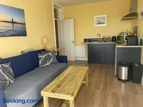 Beautiful one bed with stunning sea view - Image 2