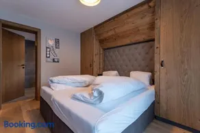 A CASA Aquamarin - Image 1