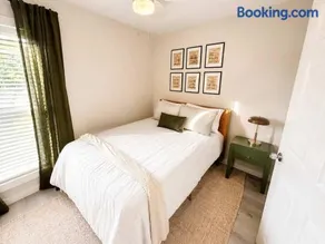 Steps from Spa - Sleeps 4 - Near CVNP - Image 2