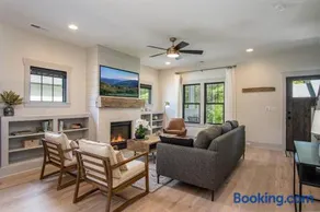 Kings Creek Cottage · Kings Creek Cottage Downtown - Image 1