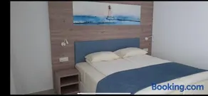 Karousos Beach Rooms - Image 5