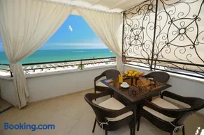 Heaven Lux Apartments - Image 1